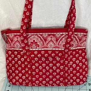 👛 Vera Bradley Retired Red Nantucket Betsy Small Shoulder Bag. Red and Pink. 👛